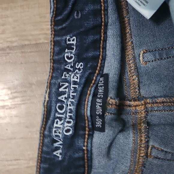 AMERICAN Eagle Outfitters Denim Jean Shorts size 2 360° Super Stretch - Picture 2 of 4